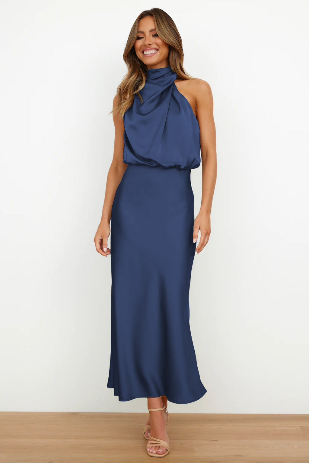 Lydia™ | Langes Kleid mit Halterneck